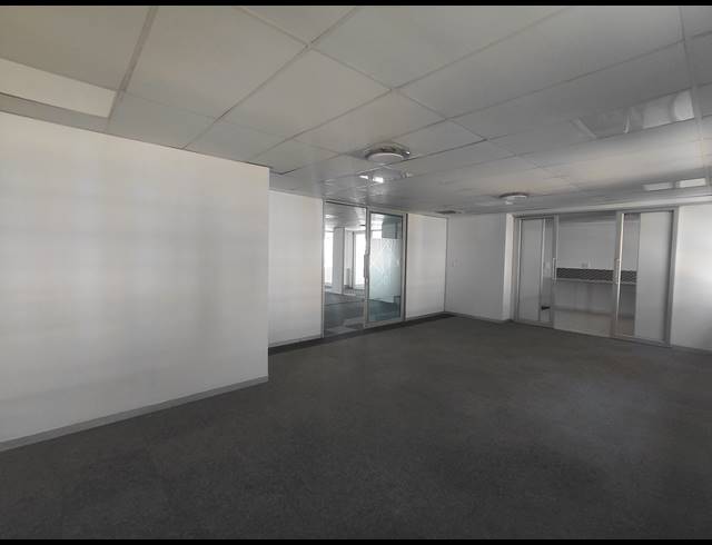 283M² OFFICE TO LET IN BRYANSTON